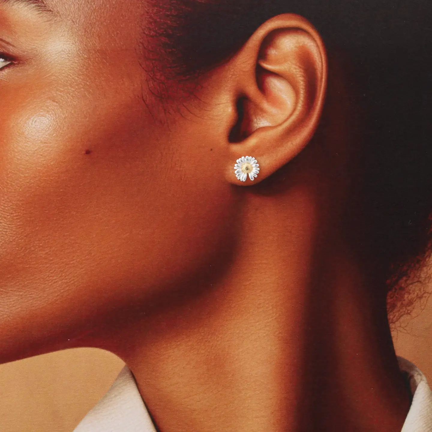 Bloom Wildly Daisy Earrings