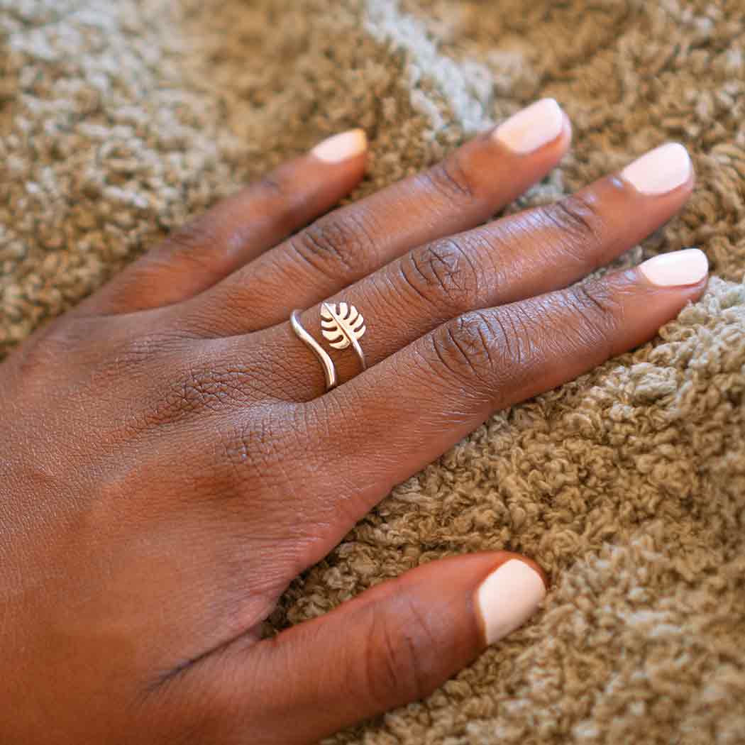 Adjustable Monstera Ring