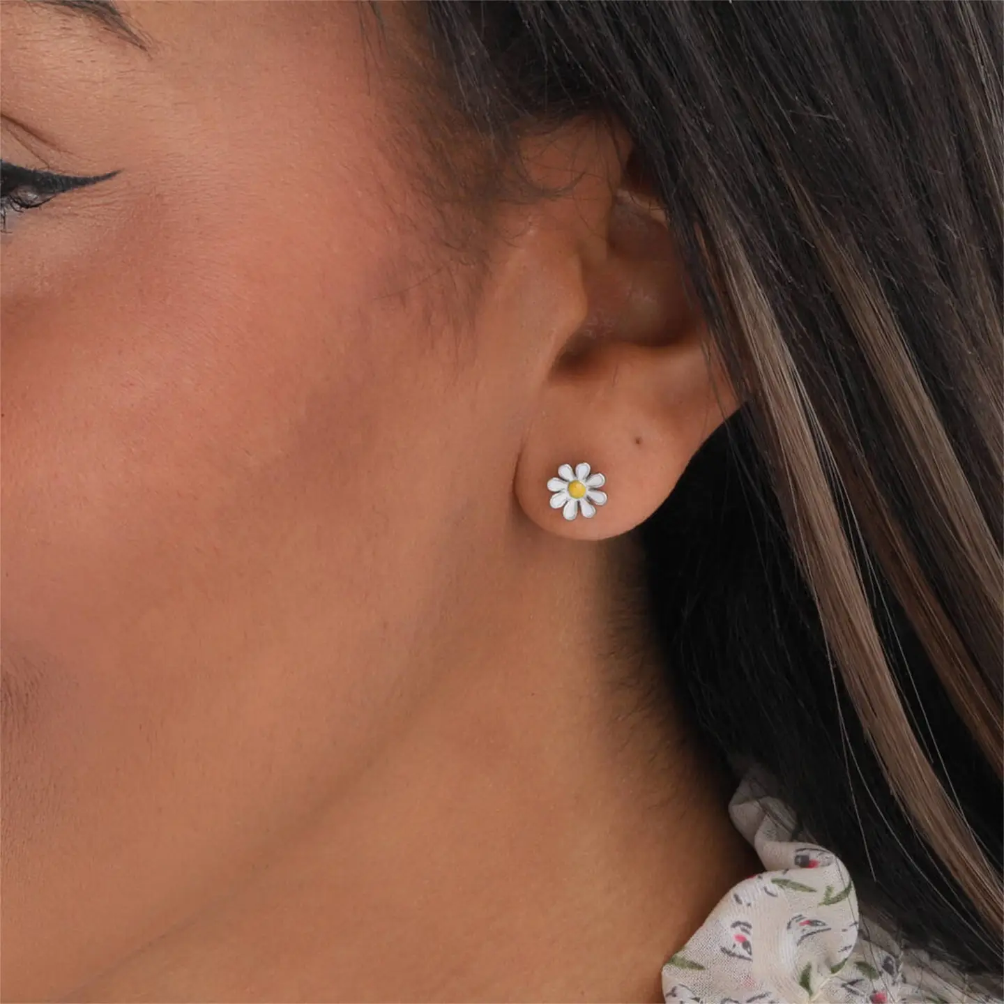 No Rain No Flowers Daisy Earrings