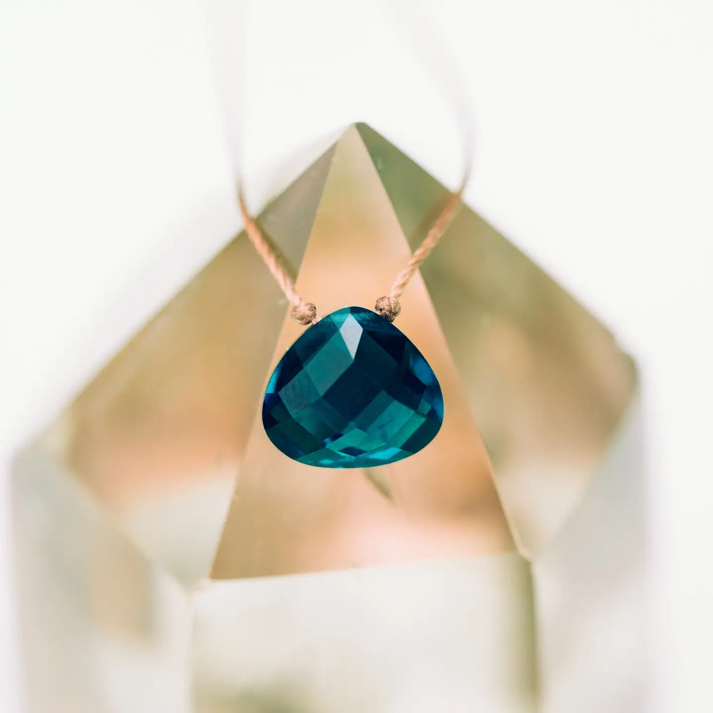 Soul Shine Necklace Peacock Blue for Dream