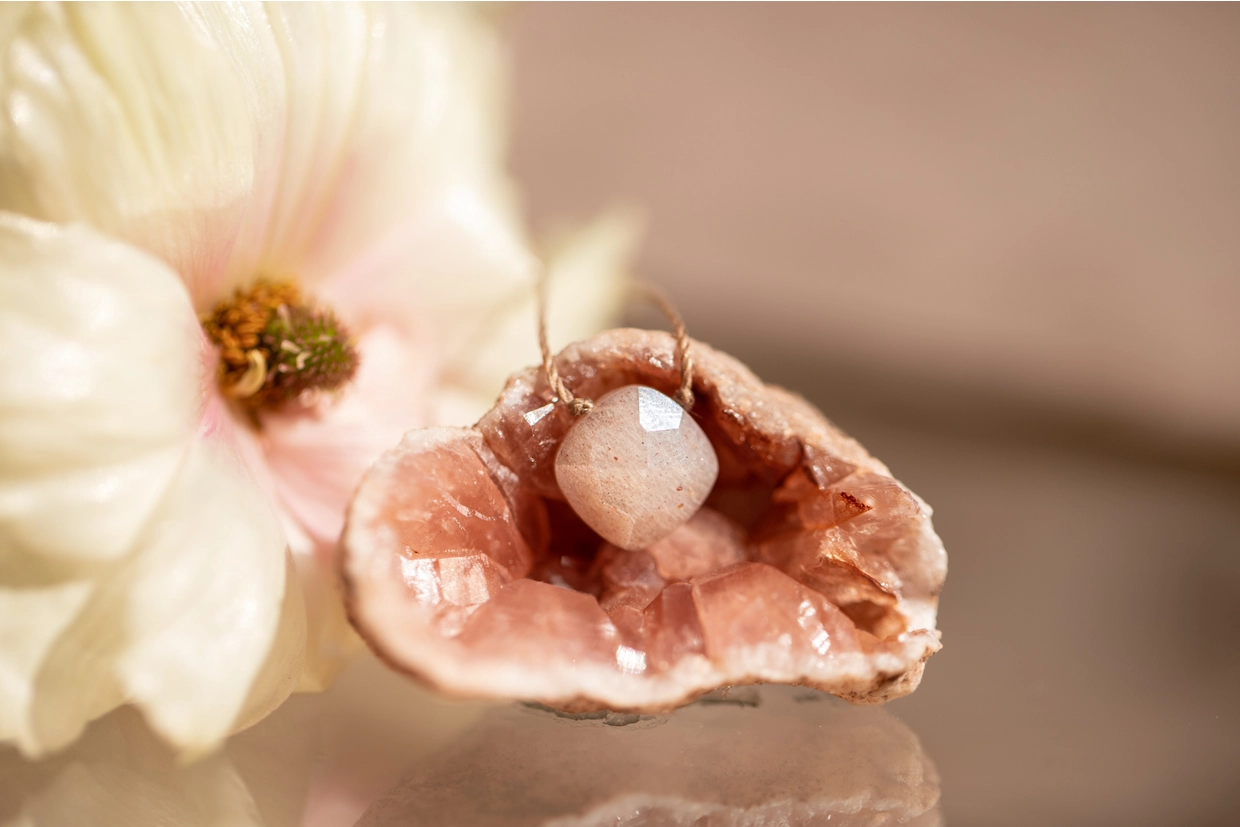 Luxe Necklace Peach Moonstone for Bridesmaid