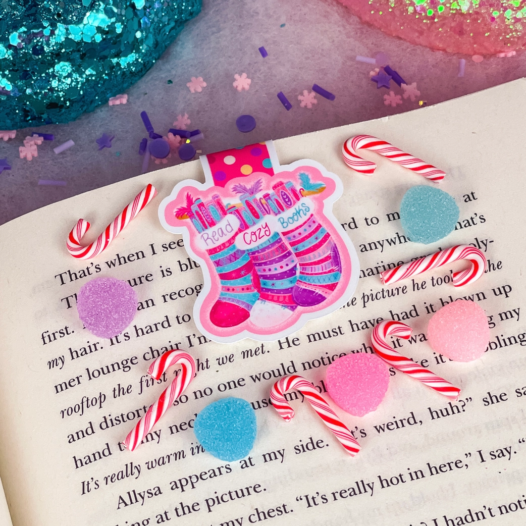 Read Cozy Books Magnetic Bookmark
