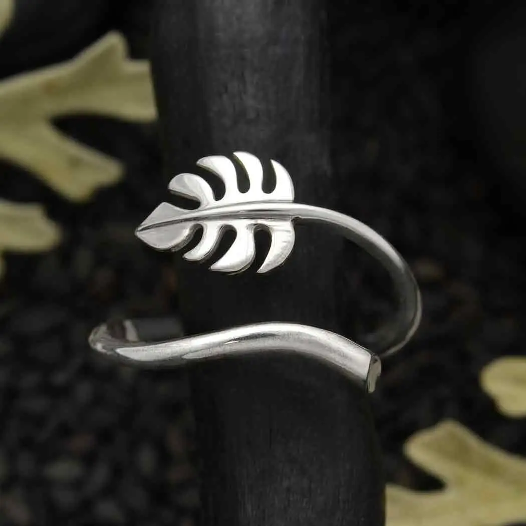 Adjustable Monstera Ring