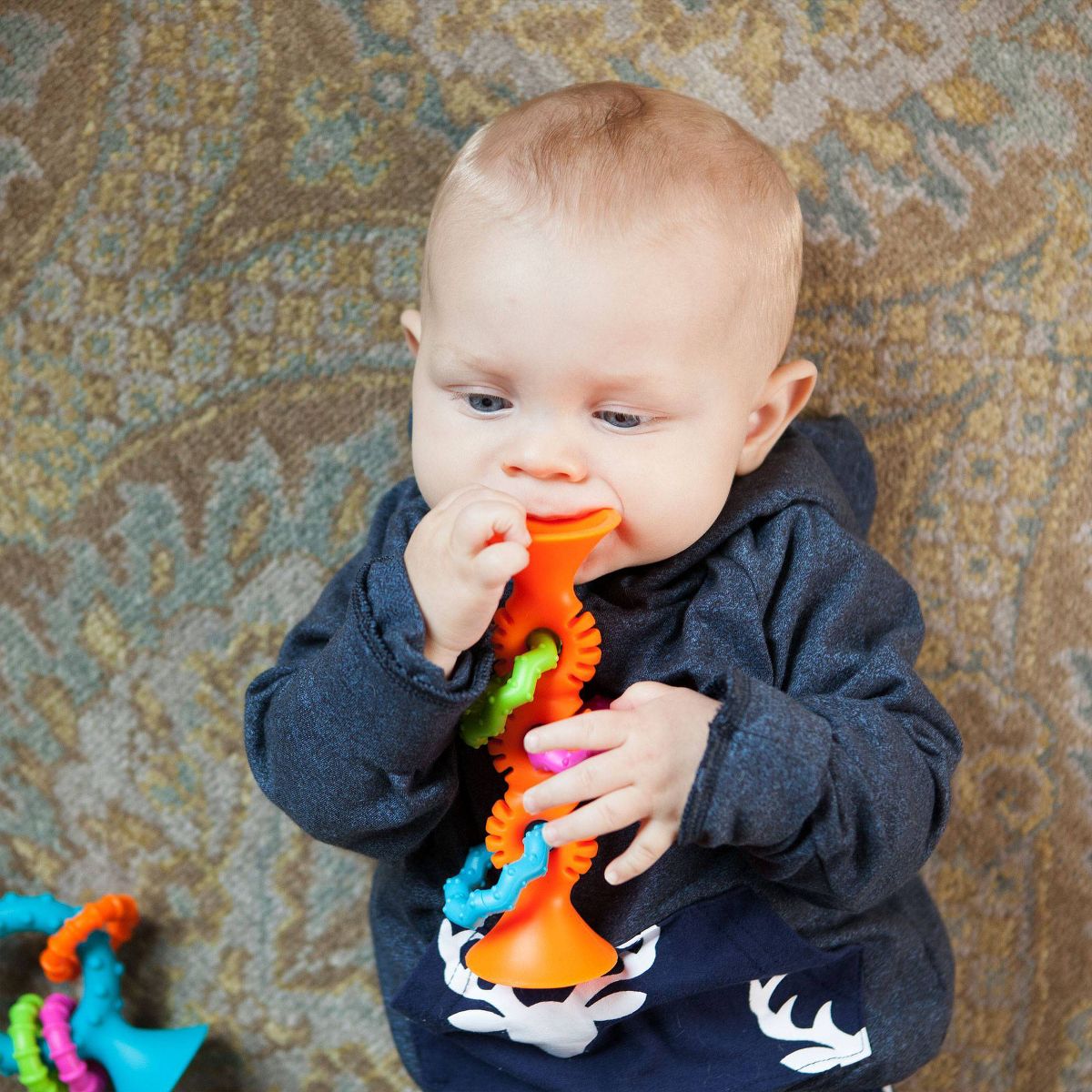 Pip Squigz Loops Toy