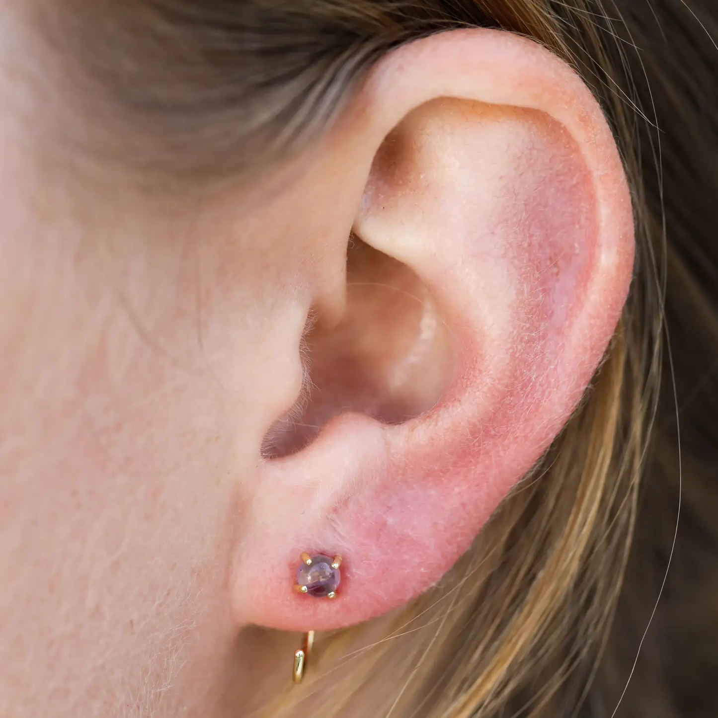 Huggie Earrings Amethyst