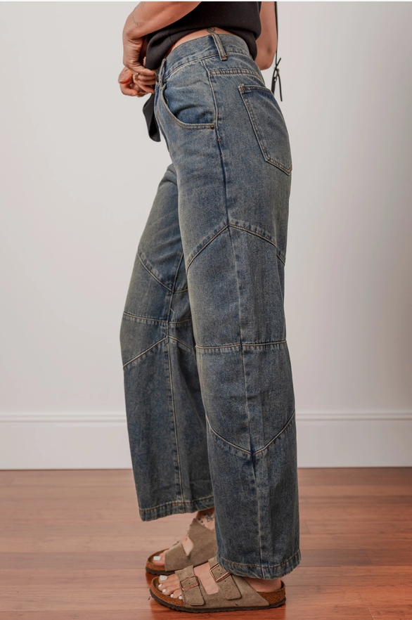 Exposed Stitching Loose Straight Jeans