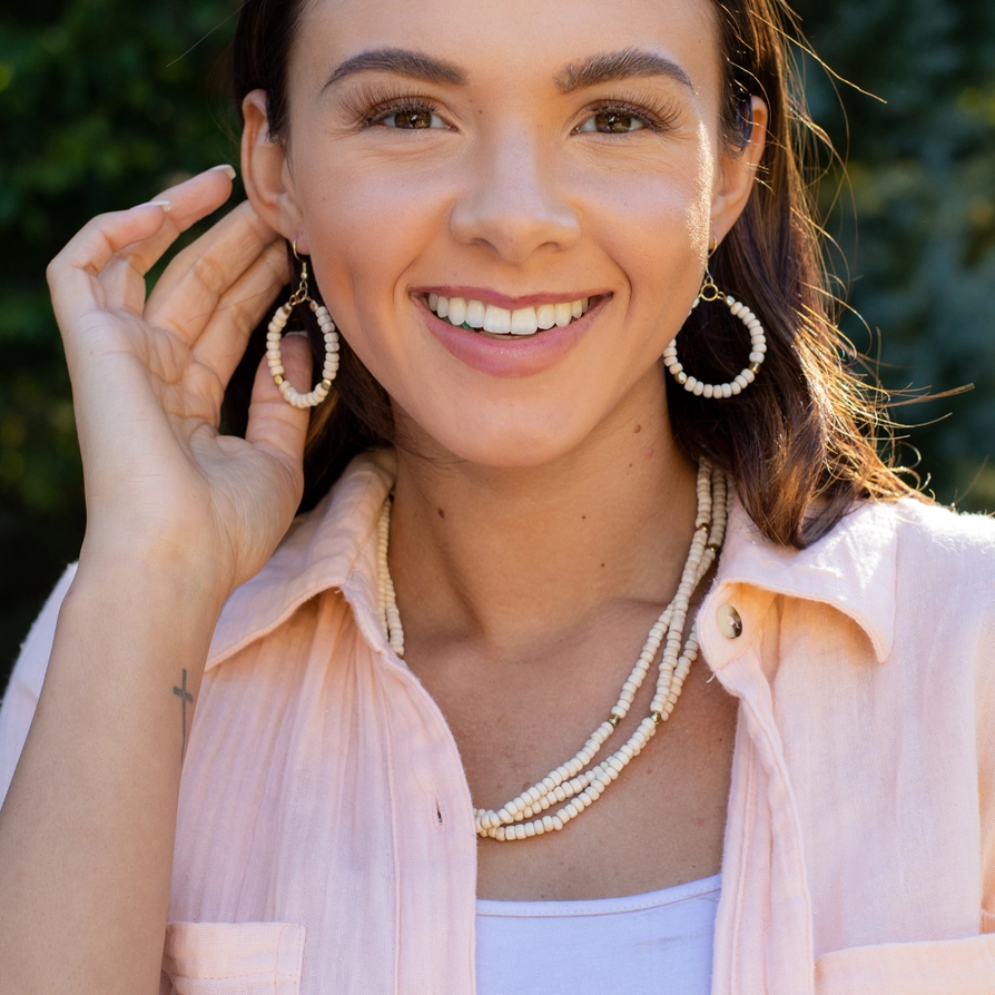 Beaded Chromatic 3 Strand Short Necklace