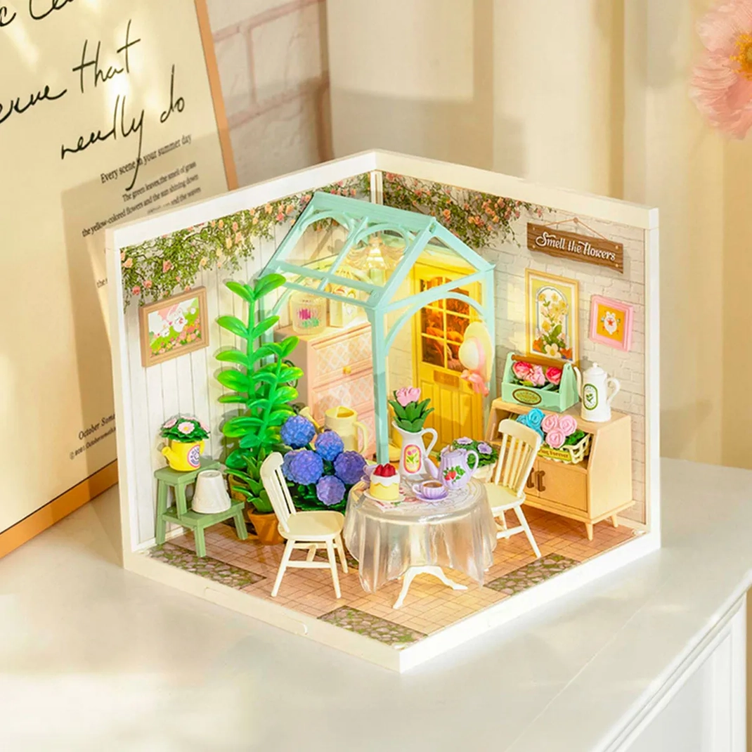 Miniature House Kit: Blooming Tea Garden