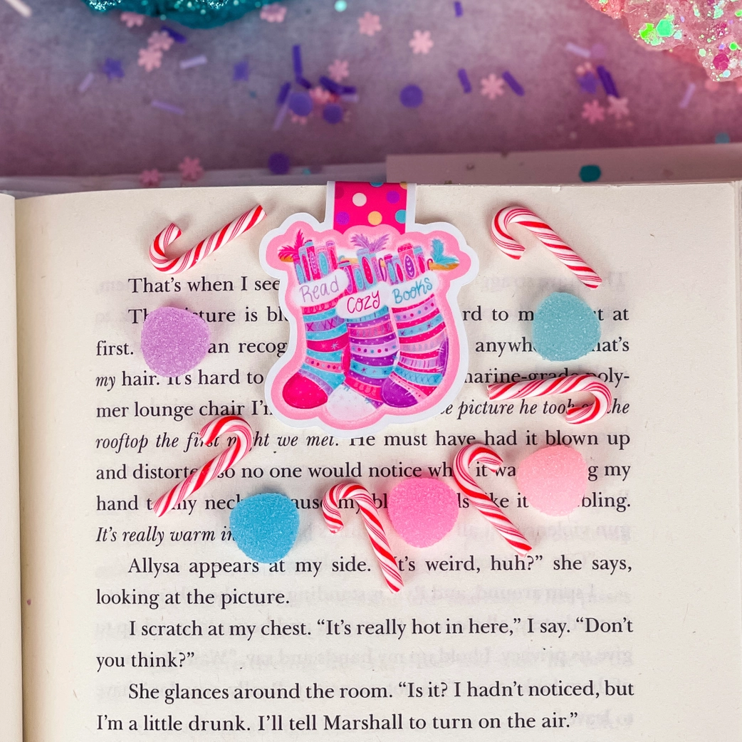 Read Cozy Books Magnetic Bookmark