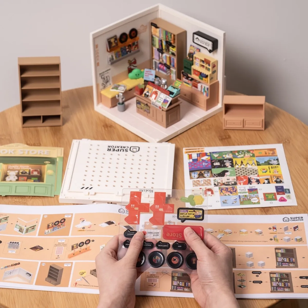 Miniature House Kit: Fascination Book Store