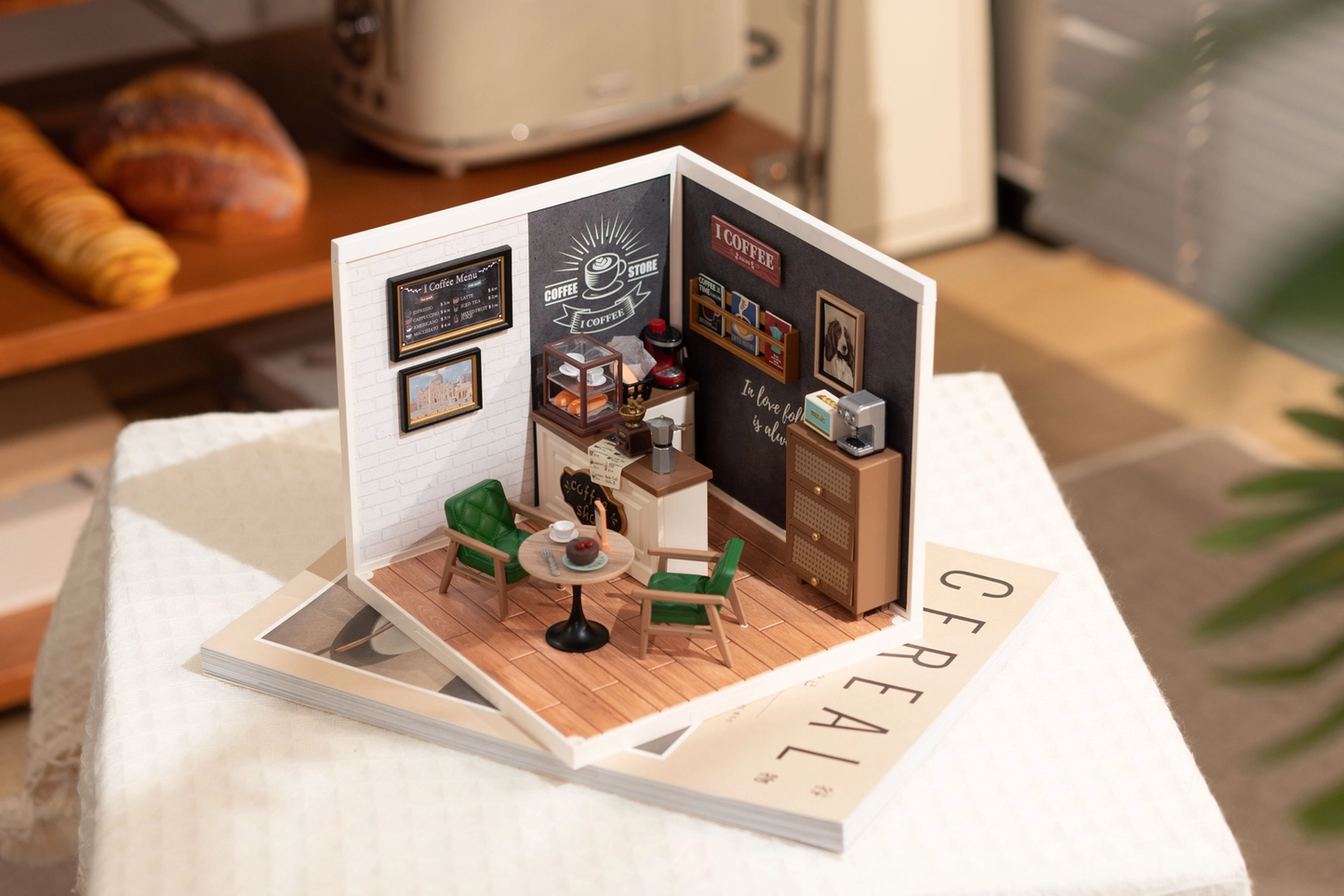 Miniature House Kit: Breezy Time Cafe
