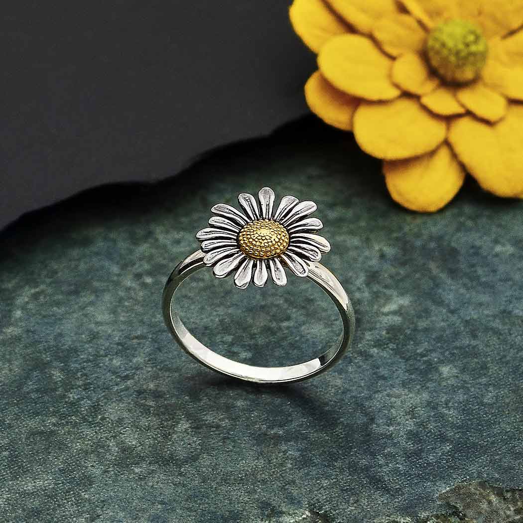 Daisy With Bronze Center Ring