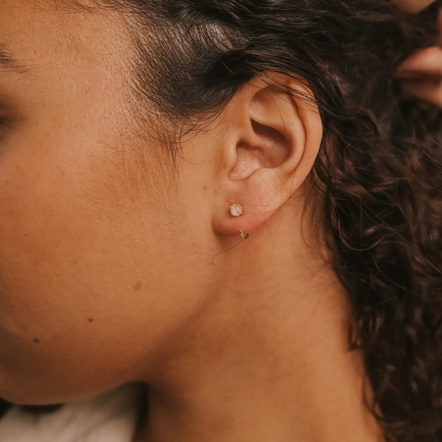 Huggie Earrings Rose Quartz