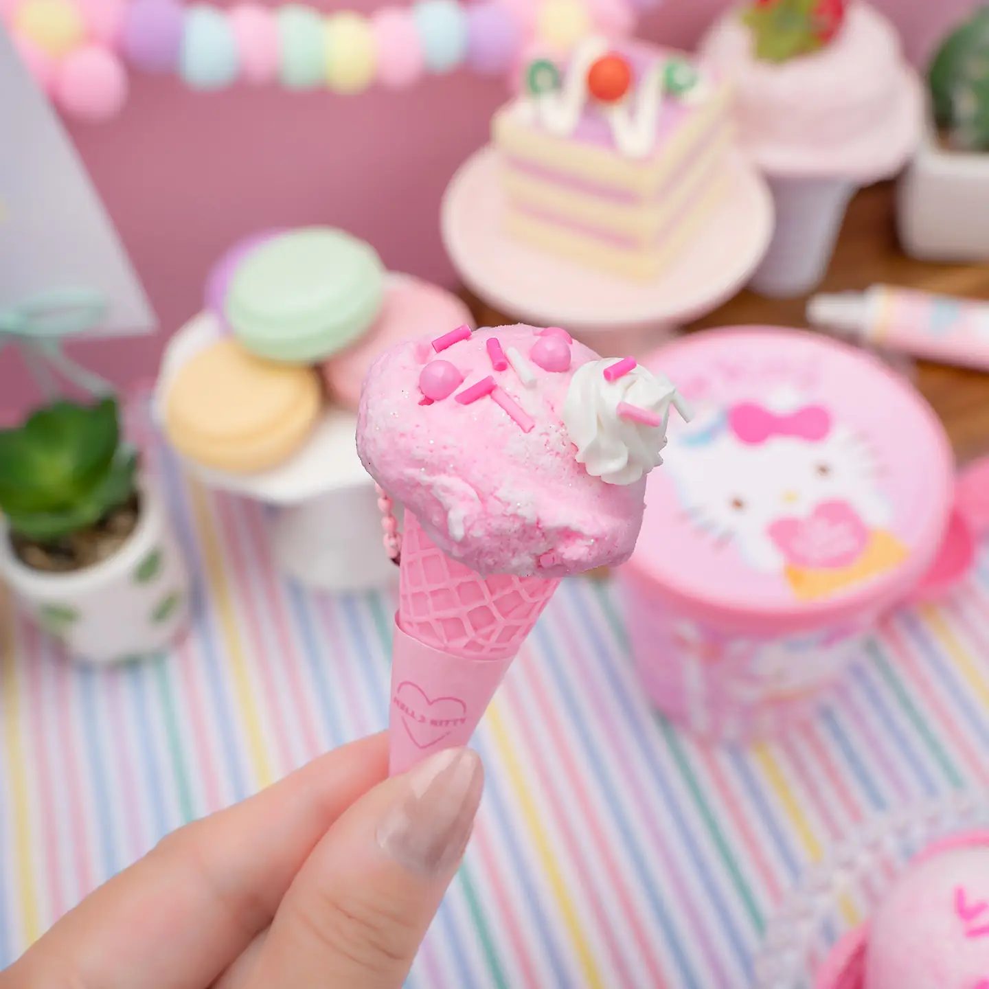 Sanrio Hello Kitty Ice Cream Slime Kit