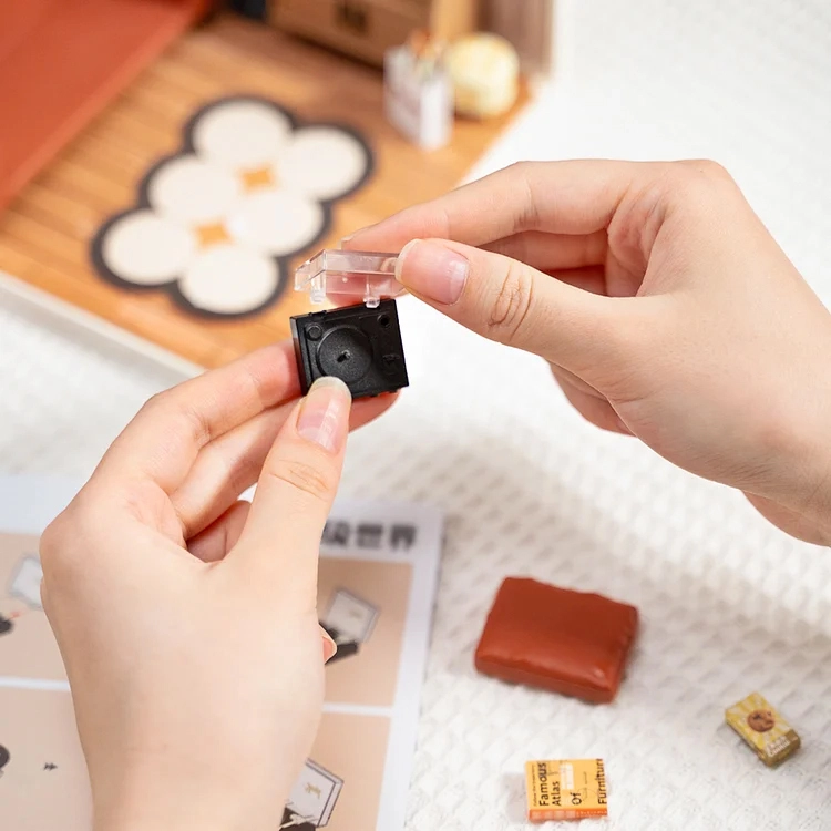 Miniature House Kit: Cozy Living Room