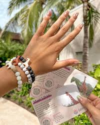 Fahlo Bracelet: The Trek Giraffe