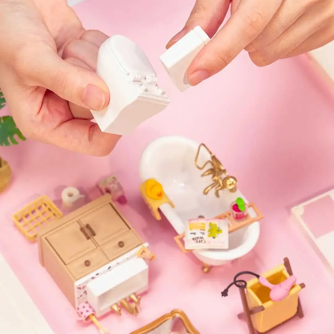 Miniature House Kit: Pop Bubble Bathroom